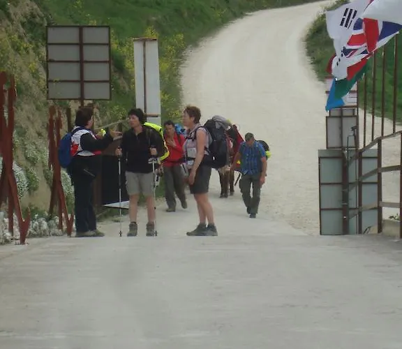 De Peregrinos A Santiago